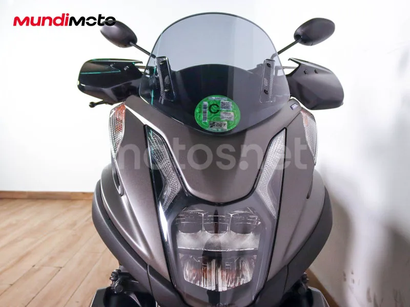 Yamaha Tricity 125 - Vista 5
