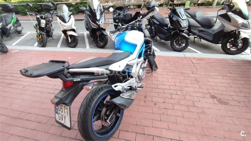 Suzuki Gladius 650 3100 € 2010 Barcelona - 1