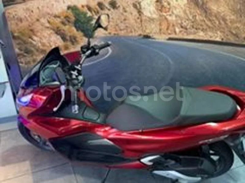 Honda PCX125 - Vista 4