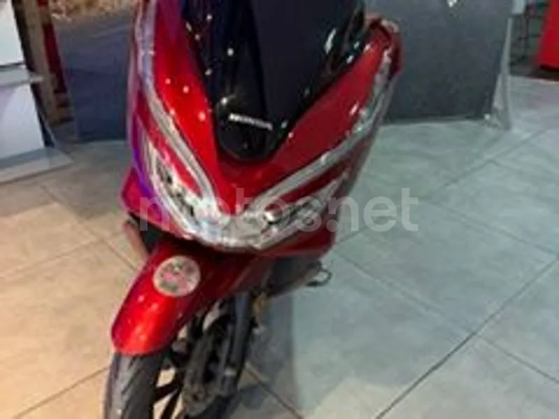 Honda PCX125 - Vista 6