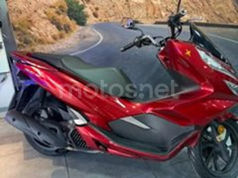 Honda PCX125 - Vista 8