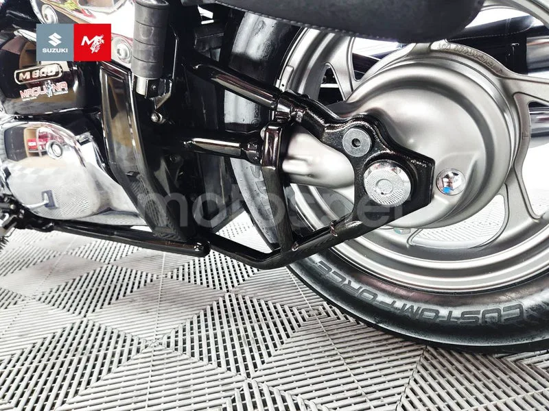 Suzuki Intruder M800 - Vista 24