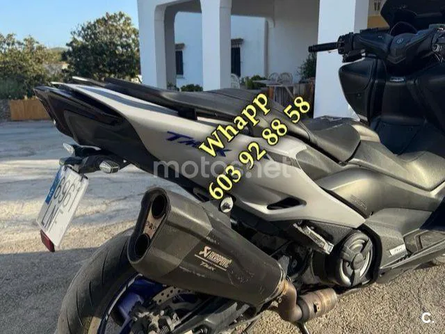 Yamaha TMAX - Vista 4
