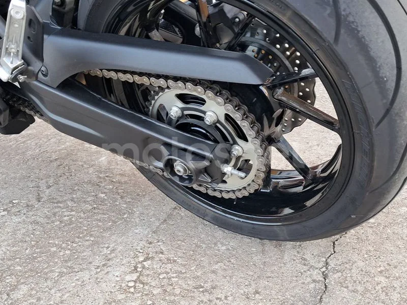Yamaha XSR700 - Vista 15