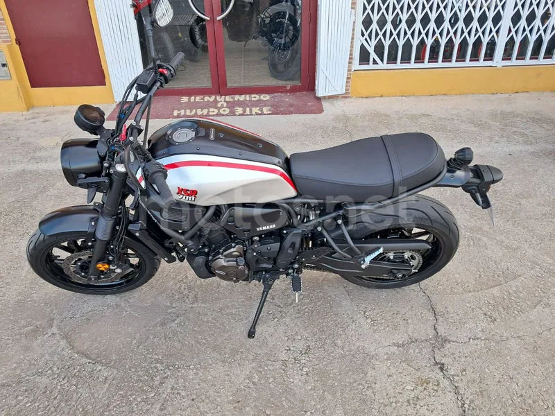 Yamaha XSR700 - Vista 3