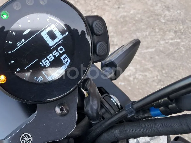 Yamaha XSR700 - Vista 5
