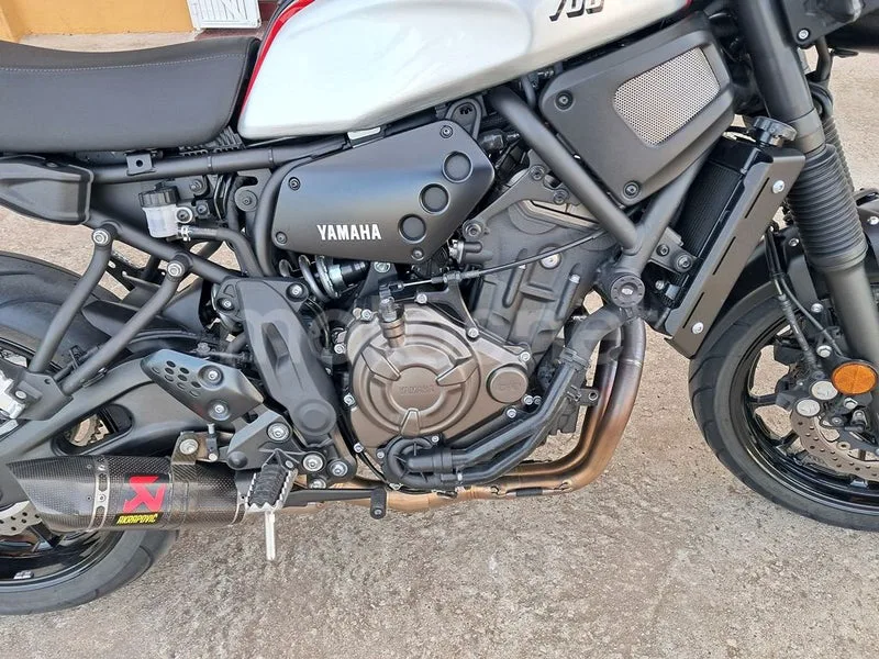 Yamaha XSR700 - Vista 6