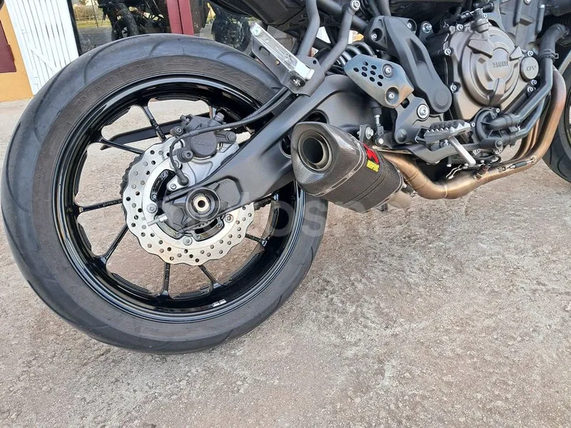 Yamaha XSR700 - Vista 7