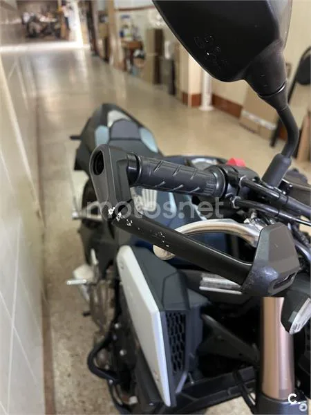 Honda CB650R - Vista 5
