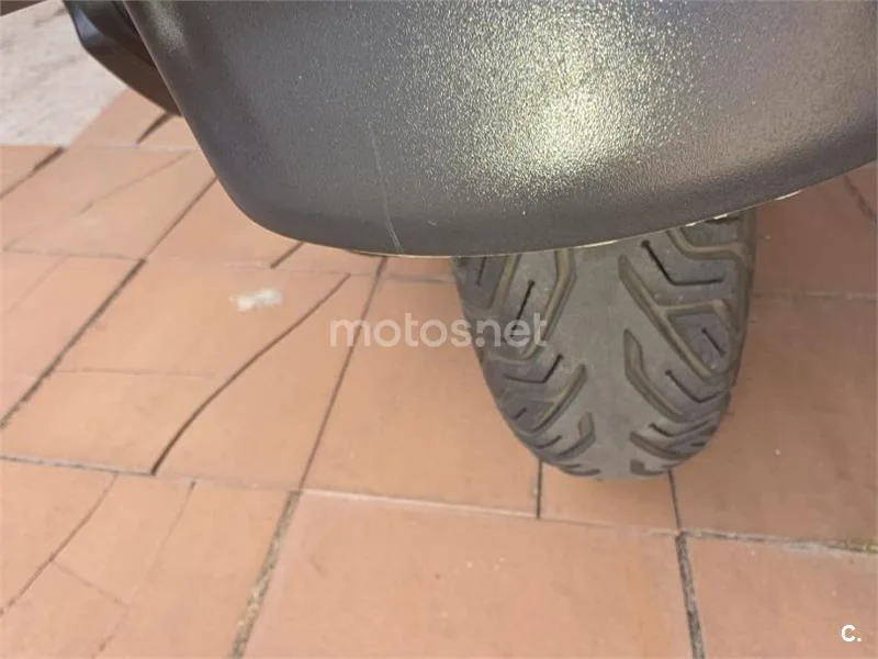 Suzuki Burgman 125 - Vista 10
