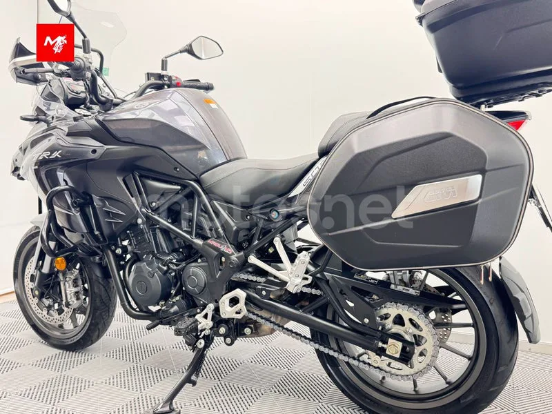 Benelli TRK 502 - Vista 8