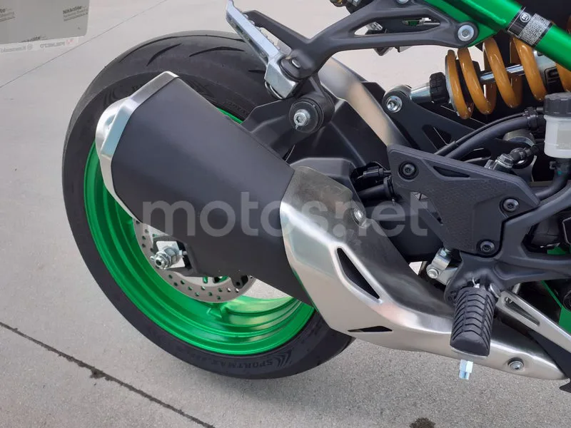 Kawasaki Z900 - Vista 16