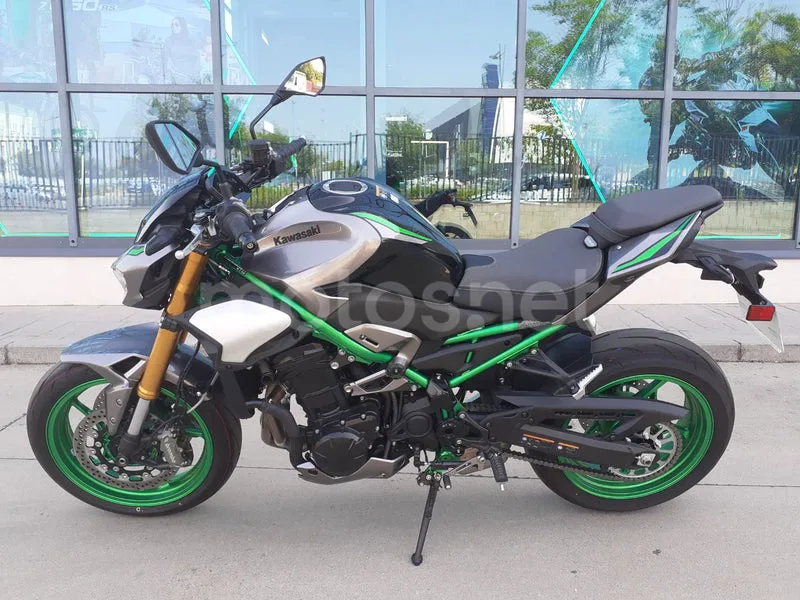 Kawasaki Z900 - Vista 3