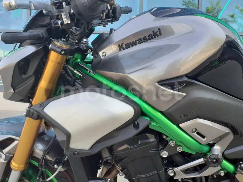 Kawasaki Z900 - Vista 10