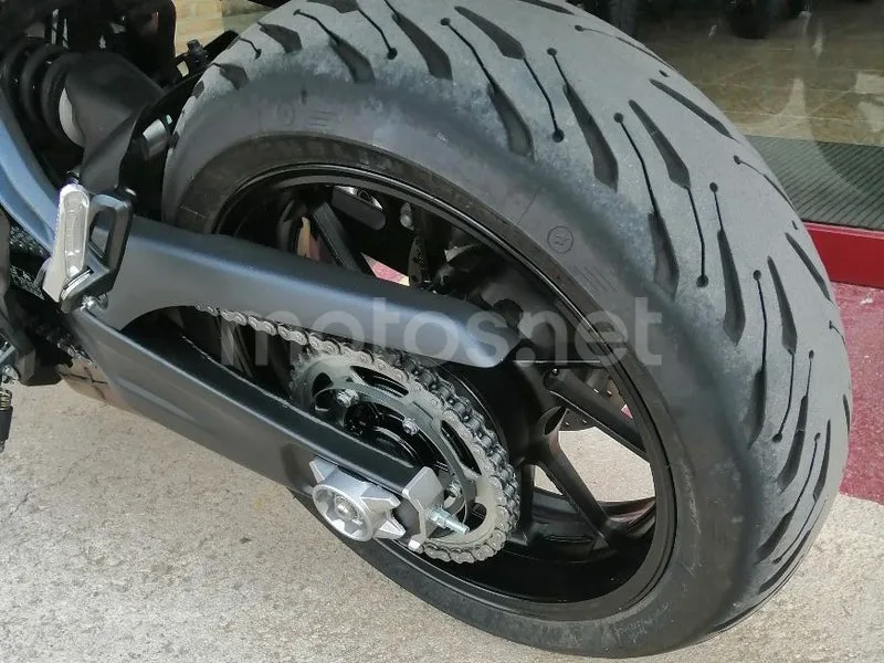 Yamaha MT-07 - Vista 12