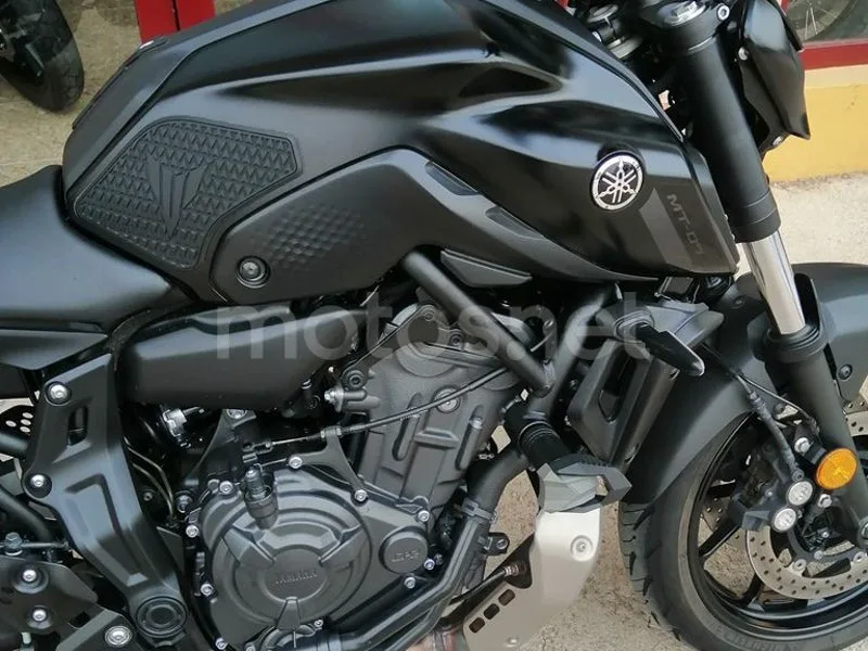 Yamaha MT-07 - Vista 7