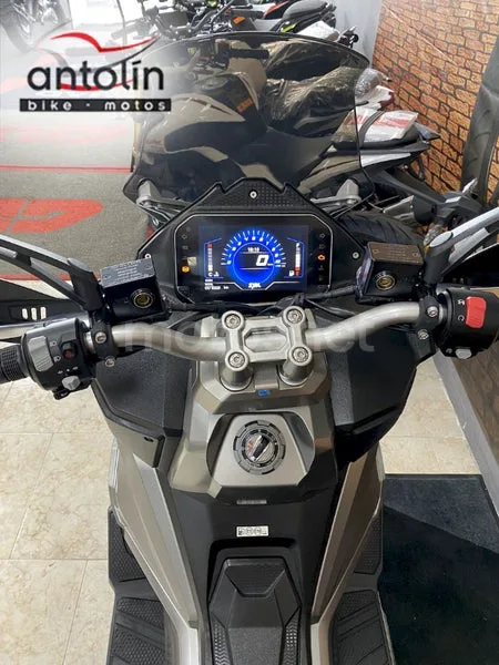 SYM ADX 300 - Vista 12