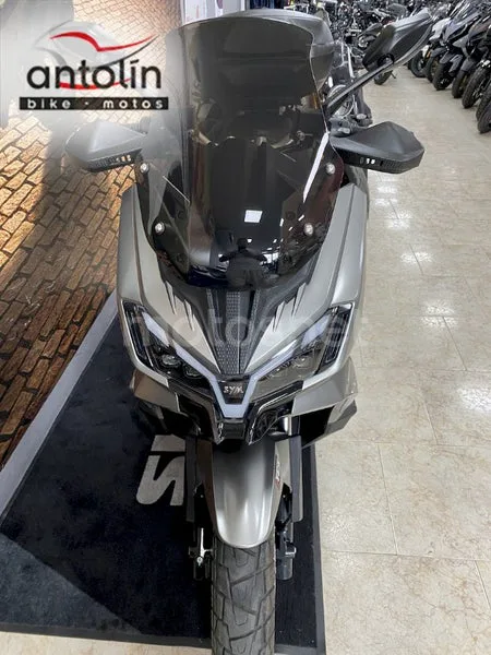SYM ADX 300 - Vista 17