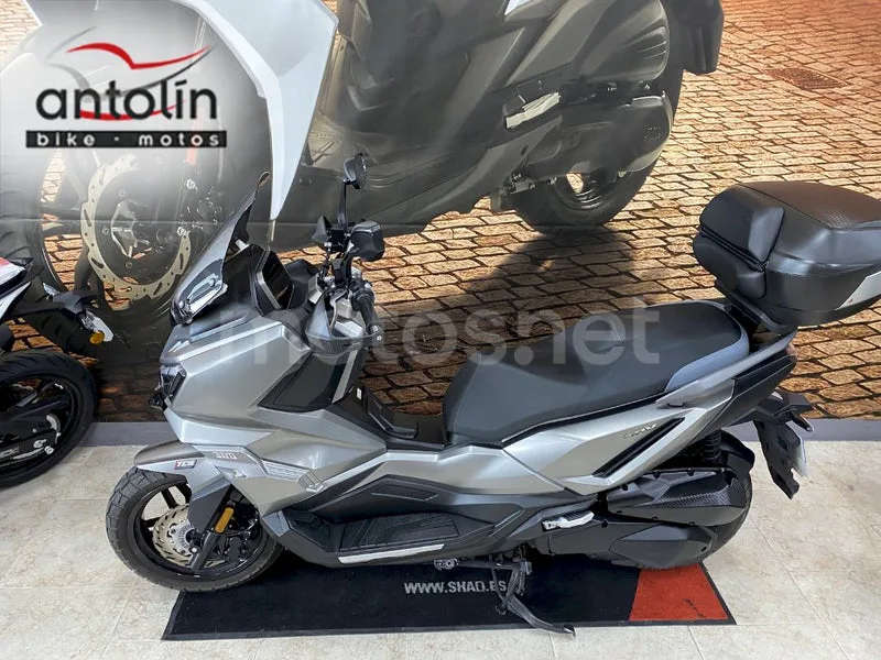 SYM ADX 300 - Vista 23