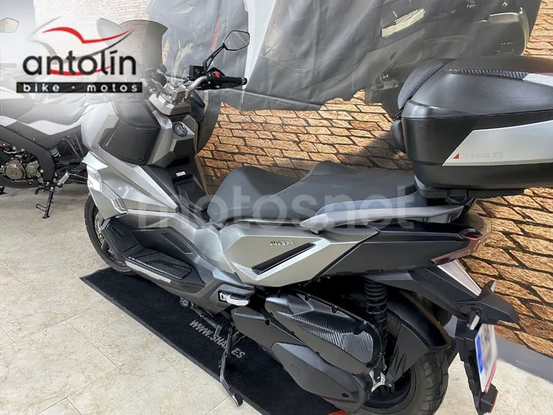 SYM ADX 300 - Vista 27