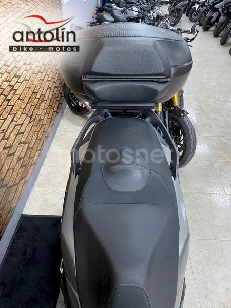 SYM ADX 300 - Vista 32