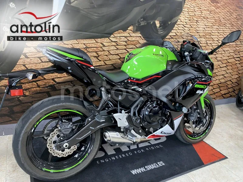 Kawasaki ER-6f - Vista 3