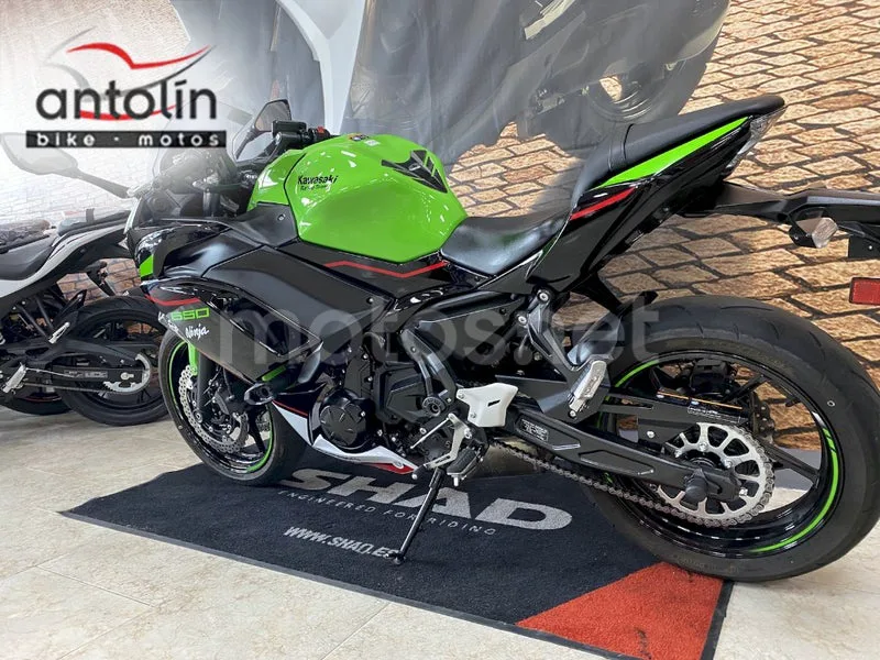 Kawasaki ER-6f - Vista 21