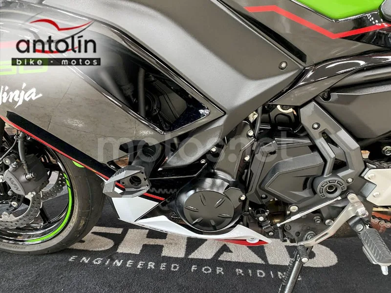 Kawasaki ER-6f - Vista 26