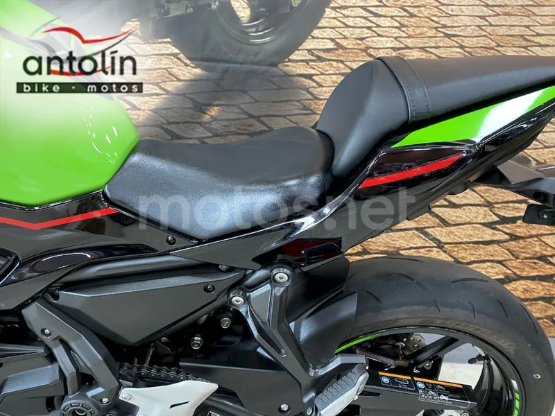 Kawasaki ER-6f - Vista 27
