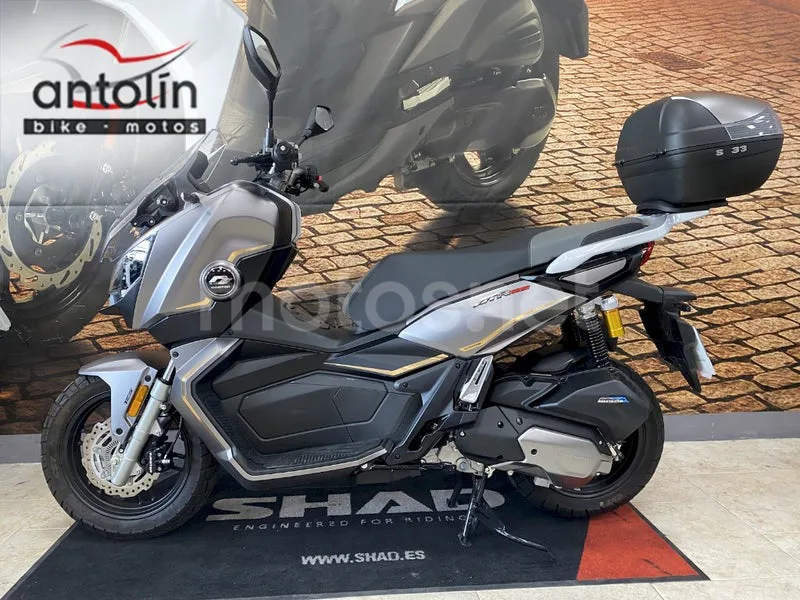 QJ Motor ATR 125 - Vista 9