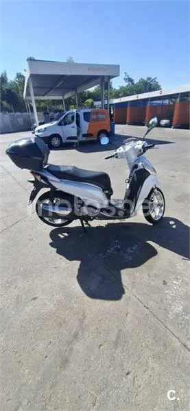 Honda SH300i 3300 € 2014 Madrid - 1
