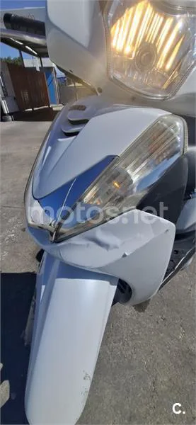 Honda SH300i - Vista 8