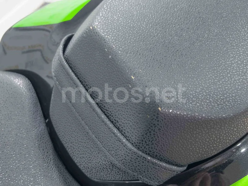 Kawasaki Z900 - Vista 19