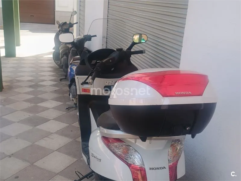 Honda S-Wing 125 - Vista 3