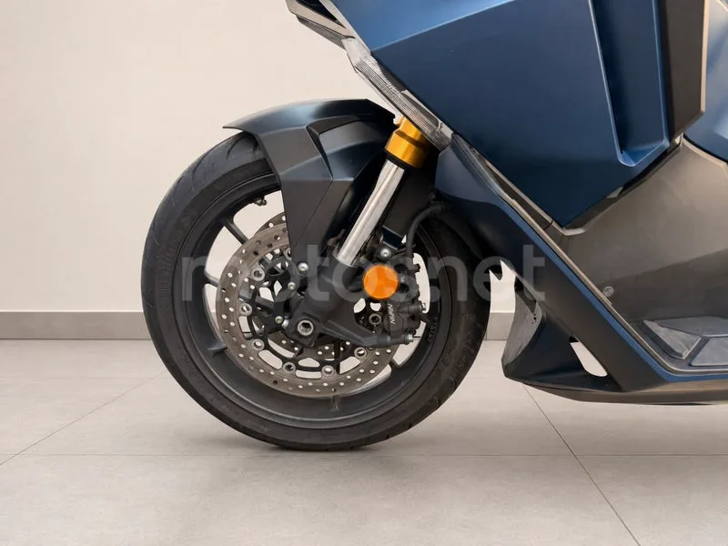 Honda Forza 750 - Vista 9