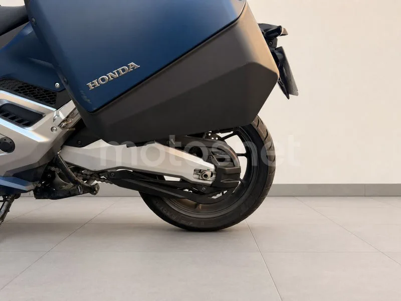 Honda Forza 750 - Vista 10