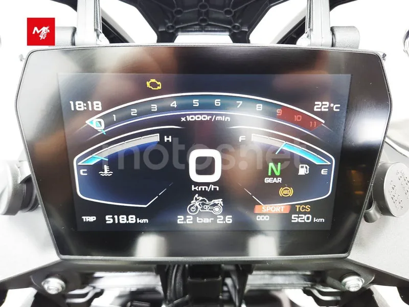 Voge 900DSX - Vista 9