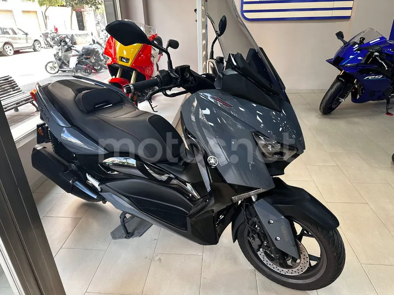 Yamaha XMAX 300 - Vista 3