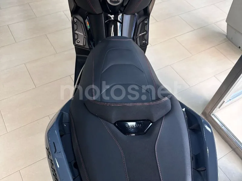 Yamaha XMAX 300 - Vista 5