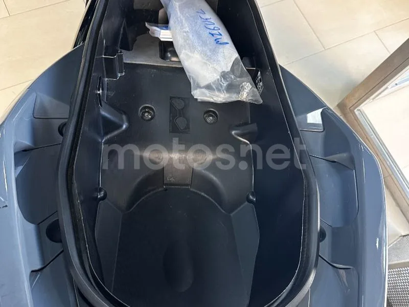 Yamaha XMAX 300 - Vista 7