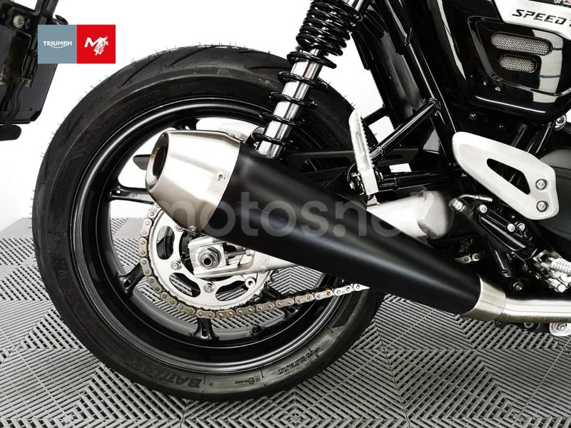 Triumph Speed Twin 1200 - Vista 13