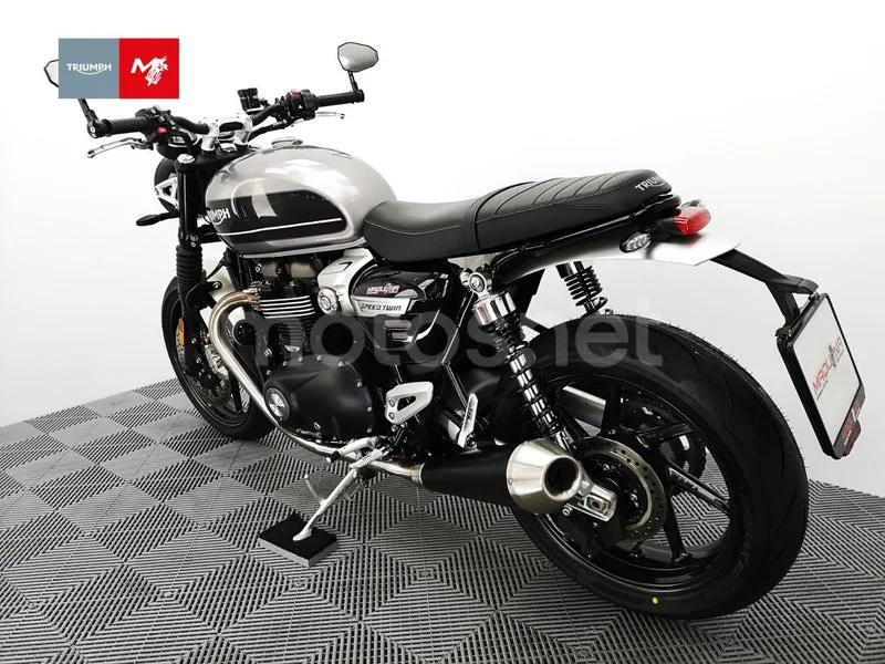 Triumph Speed Twin 1200 - Vista 17