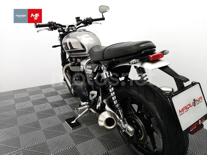 Triumph Speed Twin 1200 - Vista 19
