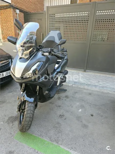 Honda ADV350 - Vista 3