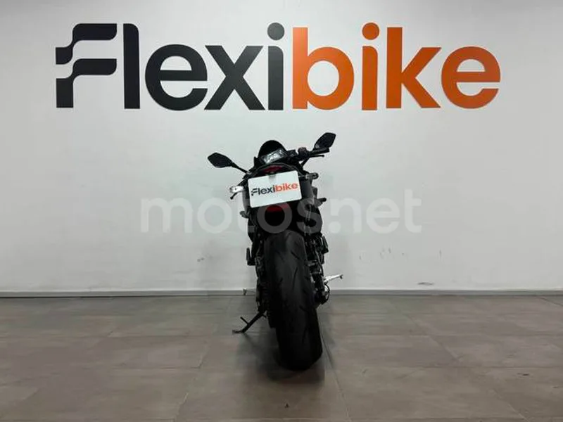 Suzuki GSX-8R - Vista 5