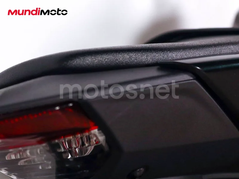 Yamaha MT-09 - Vista 15