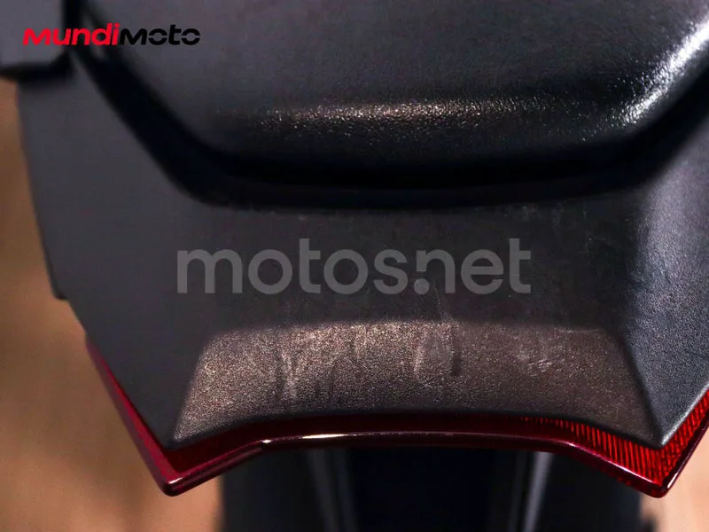 Yamaha MT-09 - Vista 16