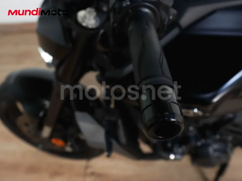 Yamaha MT-09 - Vista 23