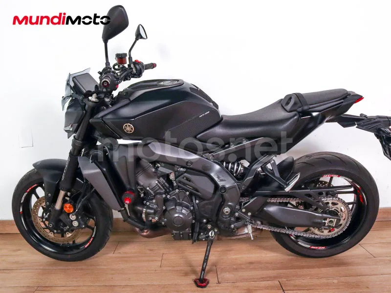 Yamaha MT-09 - Vista 6