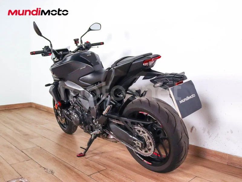 Yamaha MT-09 - Vista 8